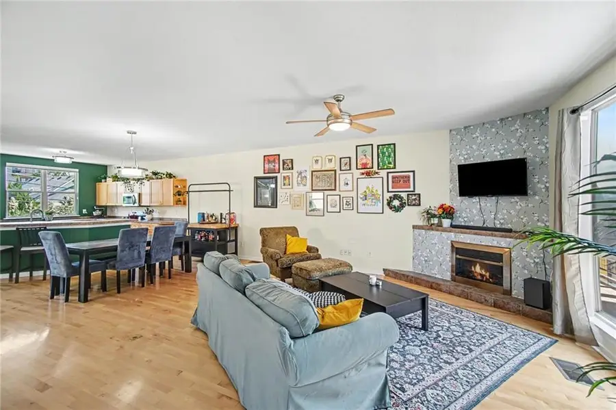 4561 Madison Avenue, Kansas City, MO 64111 - #2