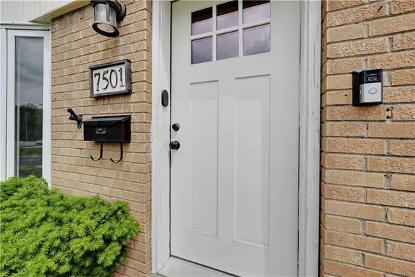 7501 Lowell Avenue, Overland Park, KS 66204