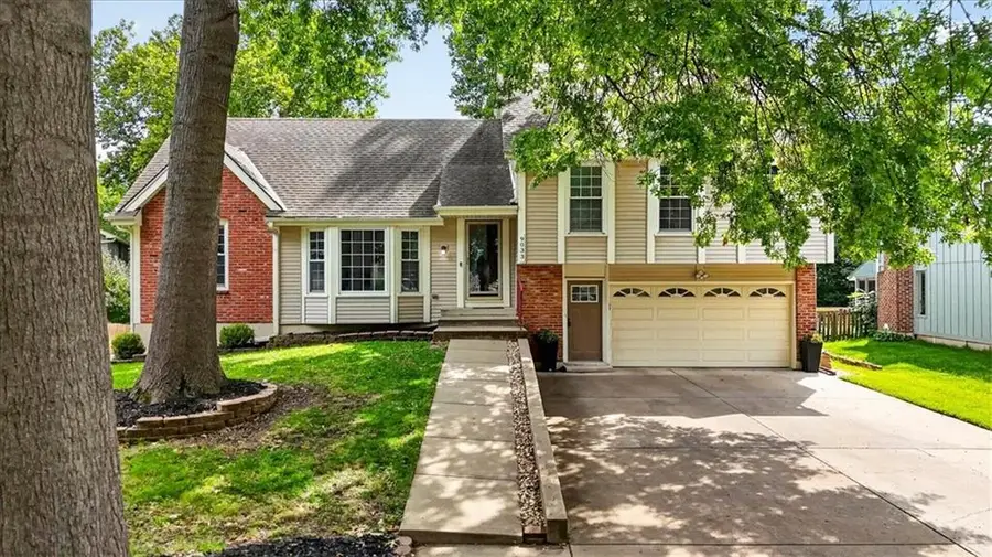 9033 Greenway Lane, Lenexa, KS 66215 - #2