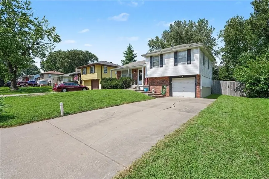 5052 NE 56th Place, Kansas City, MO 64119 - #2