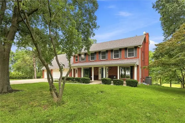 10423 Ridgeview Avenue, Liberty, MO 64068