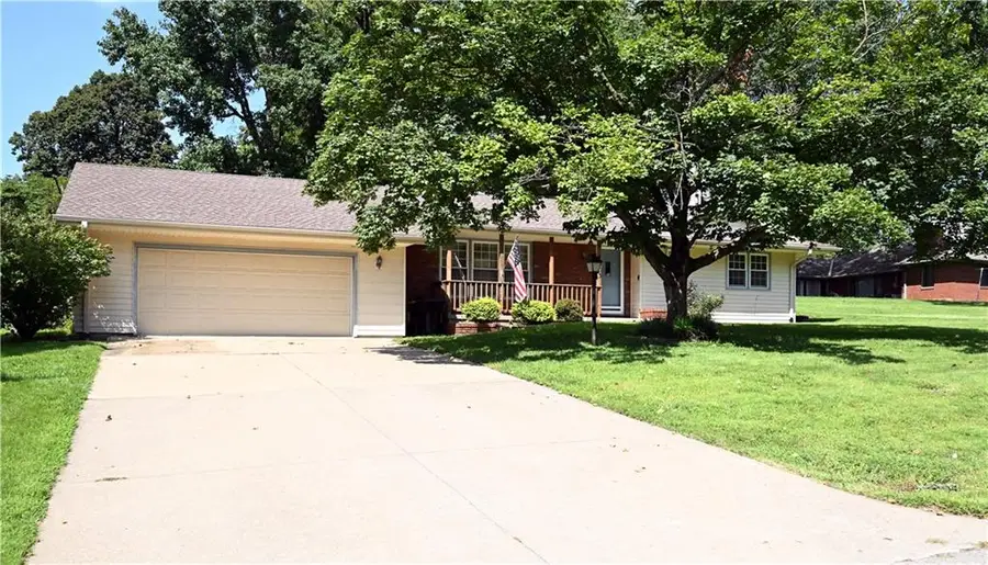1203 W Price Avenue, Savannah, MO 64485 - #3