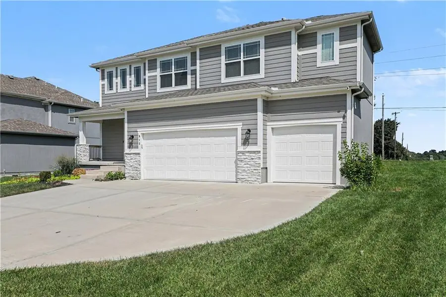 913 NE Ravenwood Terrace, Lees Summit, MO 64086 - #2