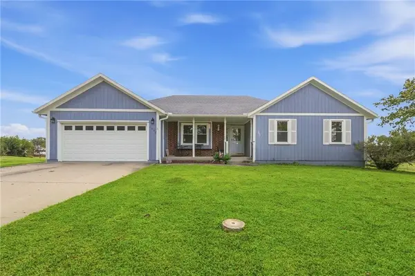 1002 Wright Street, Pleasant Hill, MO 64080