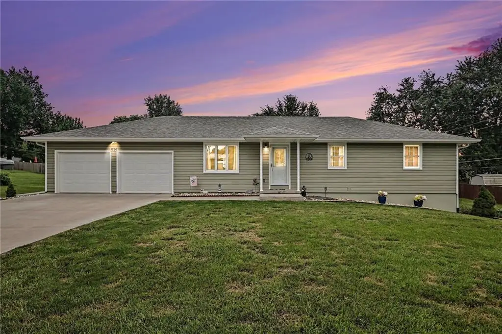 1200 W Maple Street, Savannah, MO 64485 - #1