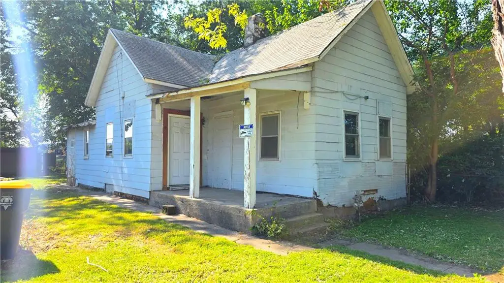 520 N Garland Avenue, Kansas City, MO 64120 - #1