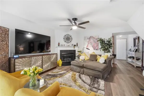 3525 NE Austin Drive, Lee's Summit, MO 64064