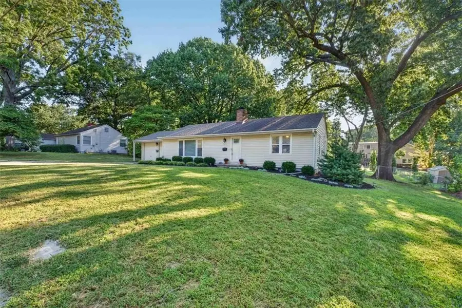 8413 Russell Street, Overland Park, KS 66212 - #2