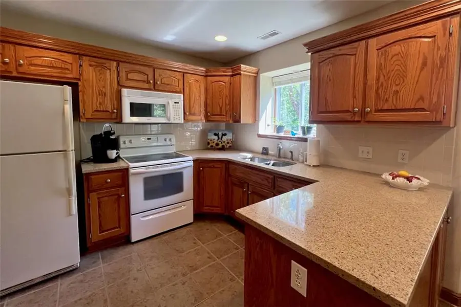 3807 Hunters Hill Drive, Lawrence, KS 66049 - #3