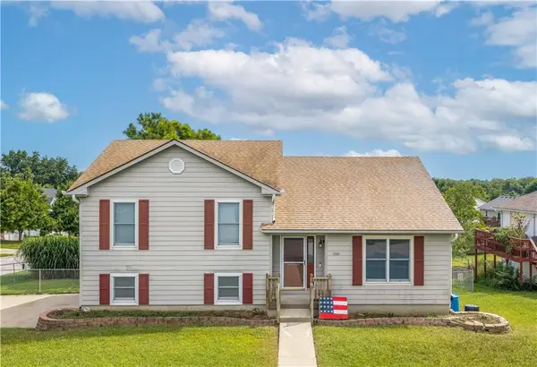 1720 Sunrise Drive, Warrensburg, MO 64093