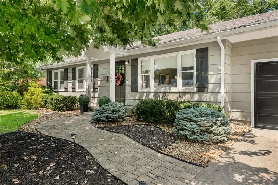 5508 W 71st Street, Prairie Village, KS 66208 - #2