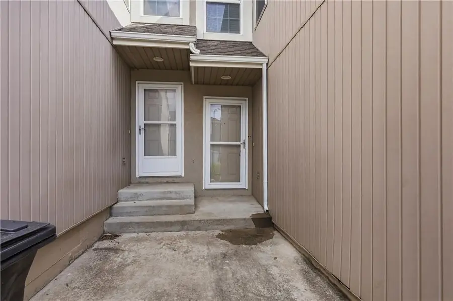 10338 Sloan Avenue, Kansas City, KS 66109 - #2