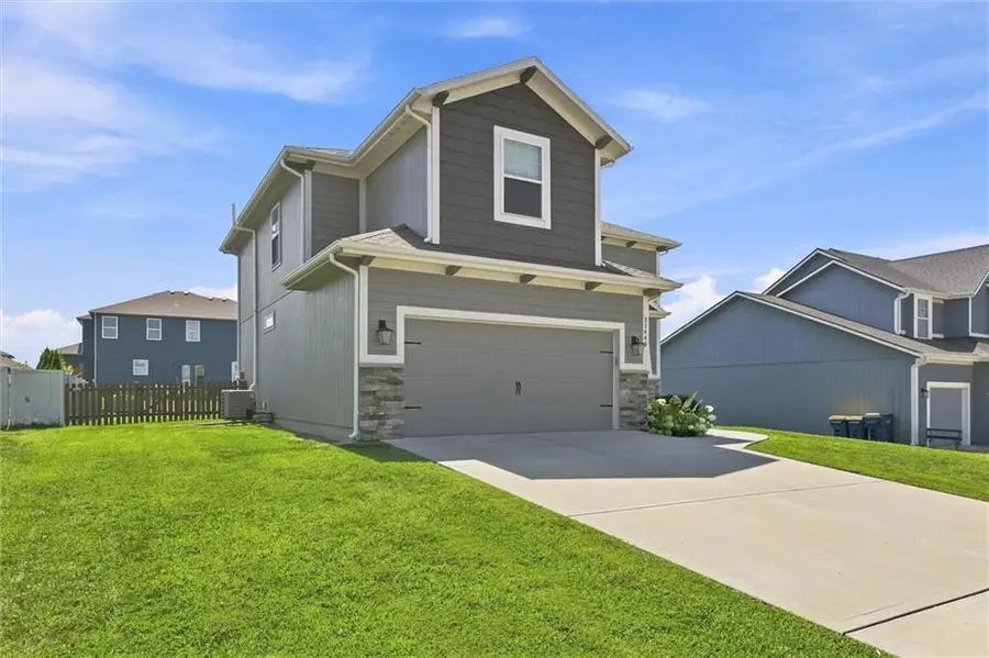 31445 W 85th Street, De Soto, KS 66018 - #2