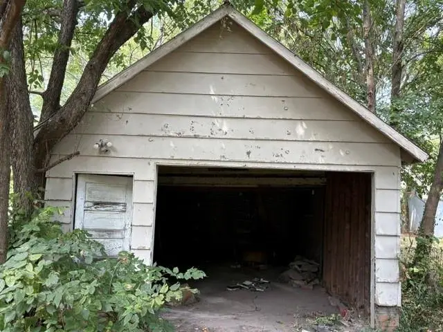 2423 Stevens Avenue, Parsons, KS 67357 - #2