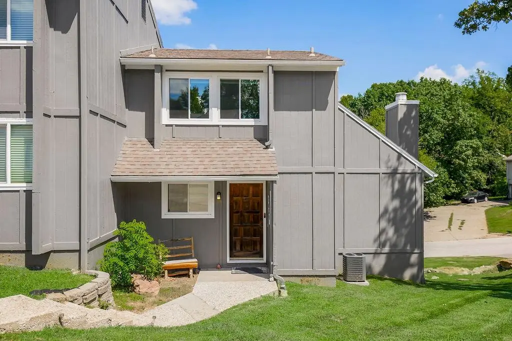 1028 NW 70th Court, Kansas City, MO 64118 - #1