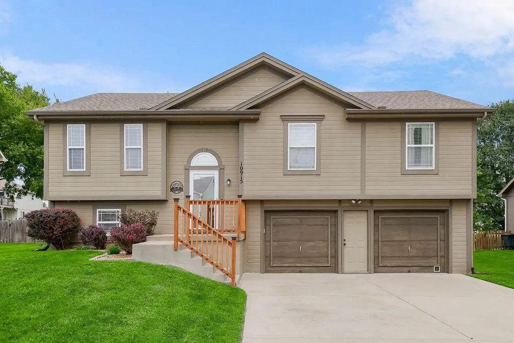 10915 N Skiles Court, Kansas City, MO 64157 - #1