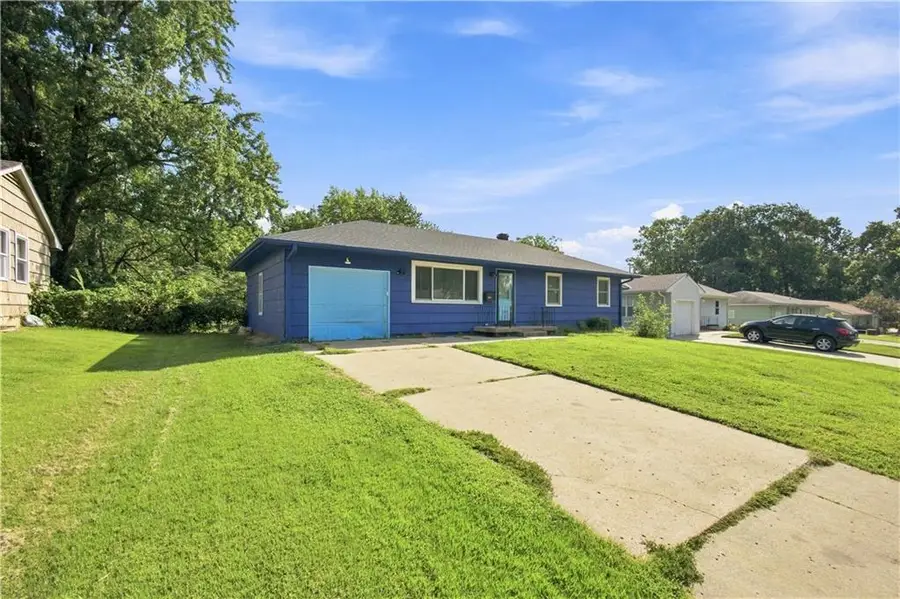 11403 Jackson Avenue, Kansas City, MO 64137 - #2