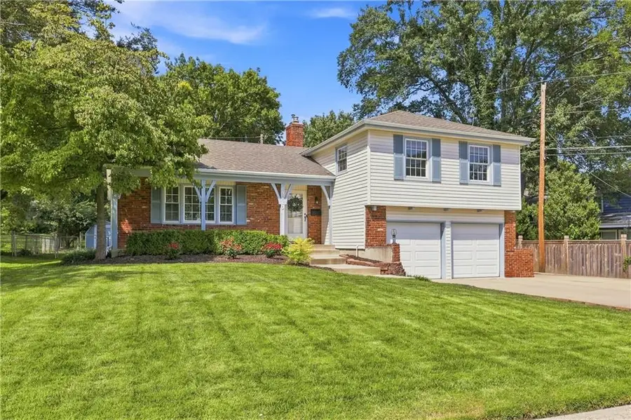9110 W 89th Terrace, Overland Park, KS 66212 - #2
