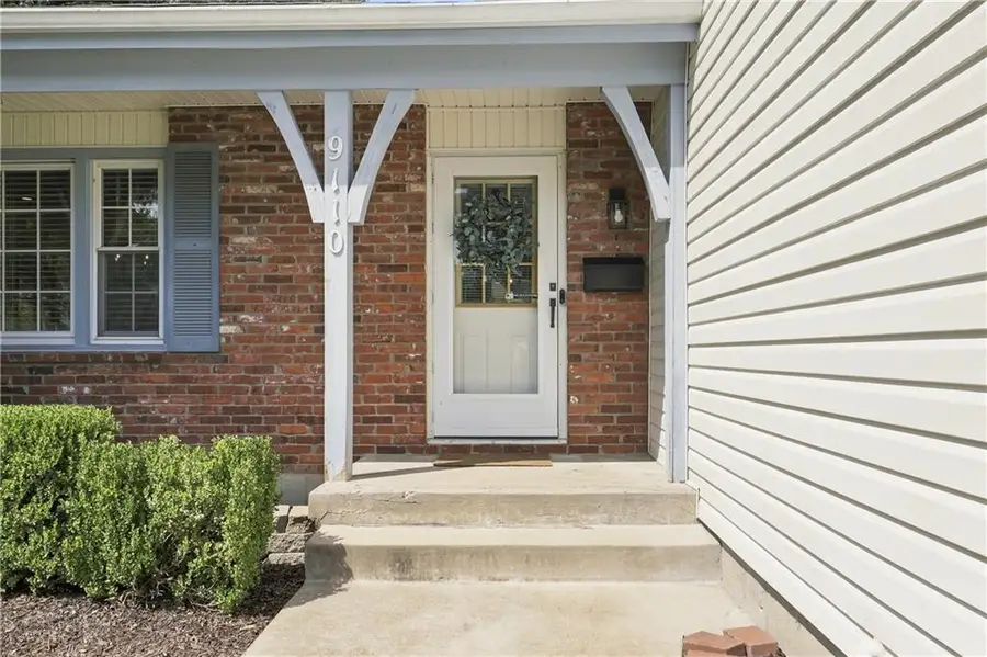 9110 W 89th Terrace, Overland Park, KS 66212 - #3