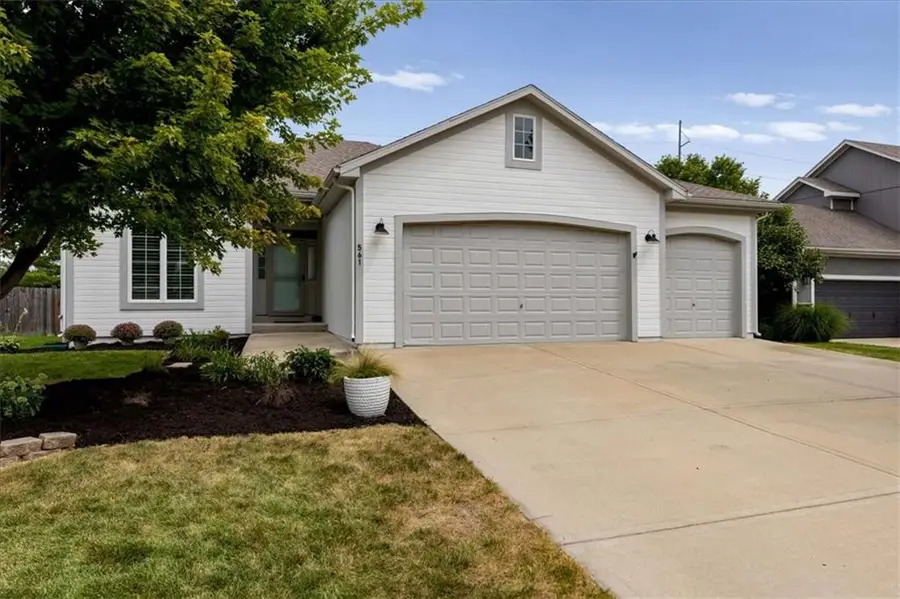 561 N Evergreen Street, Gardner, KS 66030 - #2