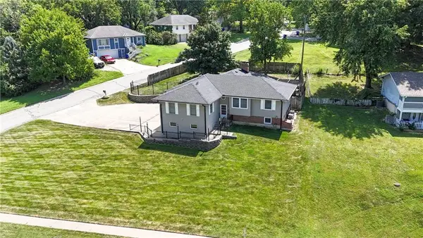 5902 Noland Road, Shawnee, KS 66216