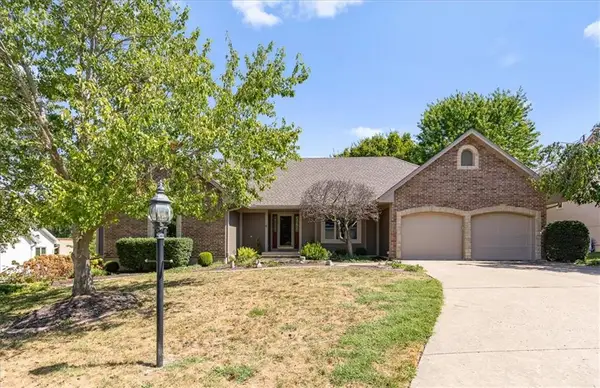 413 N Park Drive, Raymore, MO 64083