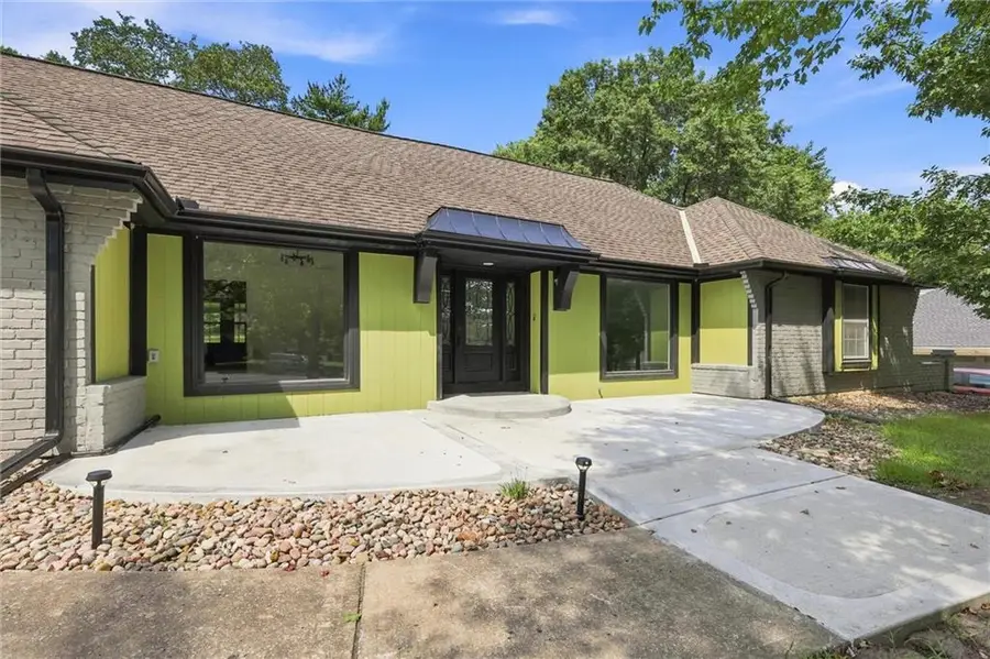 1038 N Woodland Court, Kansas City, MO 64118 - #3