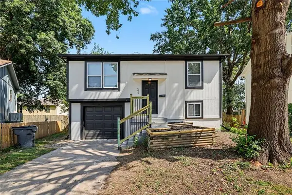 606 E Welston Avenue, Olathe, KS 66061