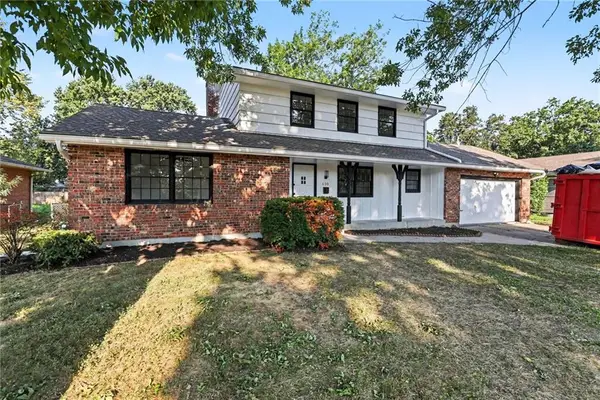 610 NE Magnolia Street, Lee's Summit, MO 64063