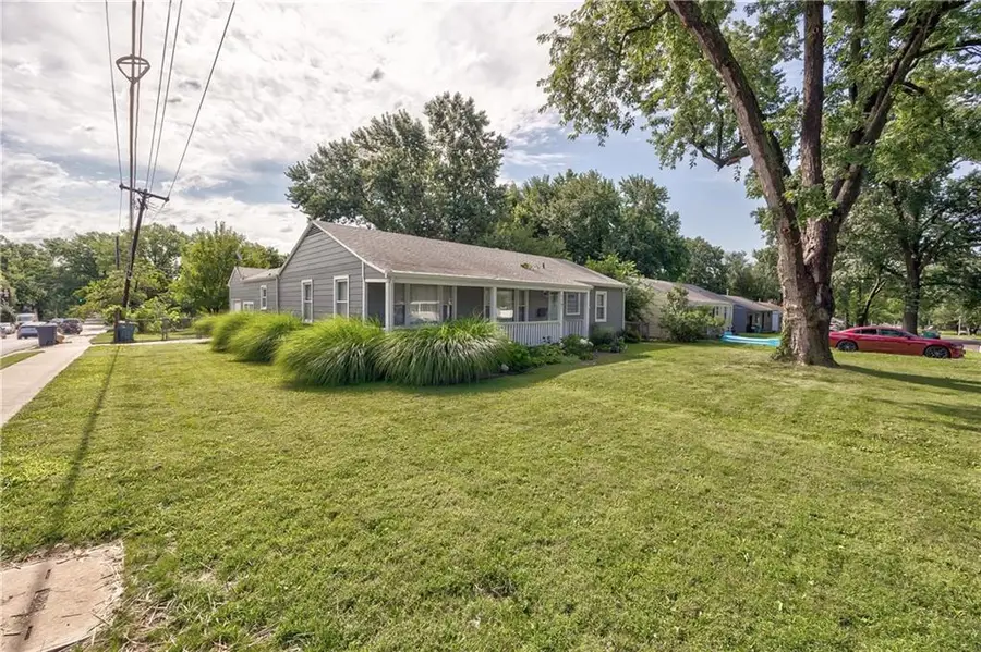7101 Maple Street, Overland Park, KS 66204 - #2