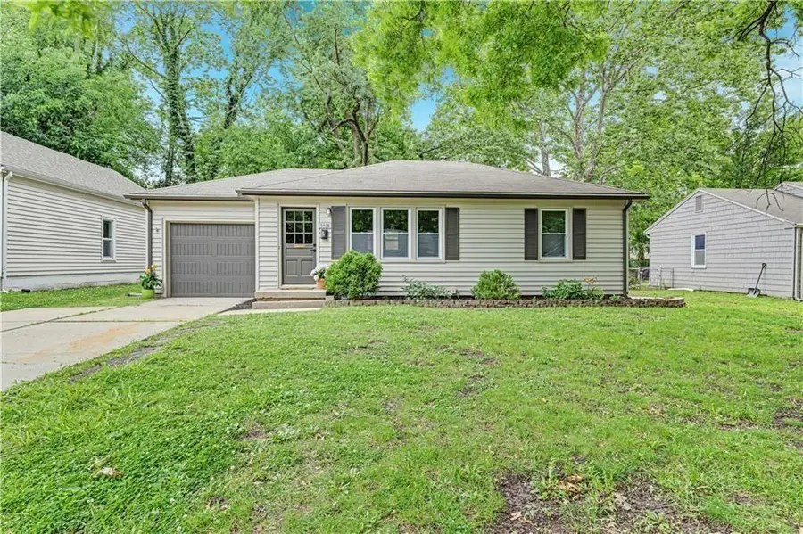 5408 W 72nd Street, Prairie Village, KS 66208 - #2