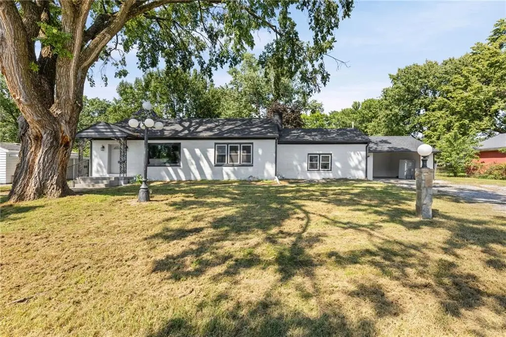 8716 E 74th Street, Kansas City, MO 64133 - #1