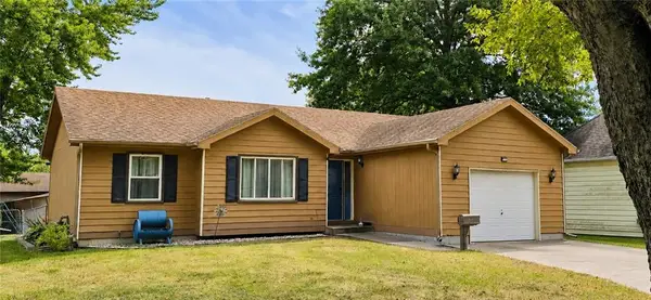 823 S Sycamore Street, Ottawa, KS 66067