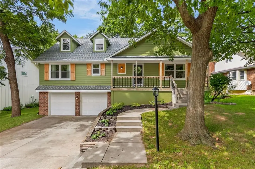 1109 NW Forest Drive, Blue Springs, MO 64015 - #1