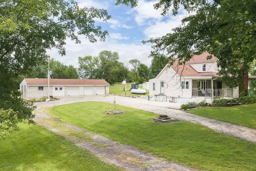 18500 Hollingsworth Road, Tonganoxie, KS 66086 - #2