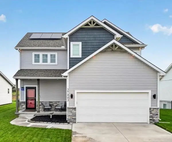 27403 E Cedar Grove Drive, Lee's Summit, MO 64086