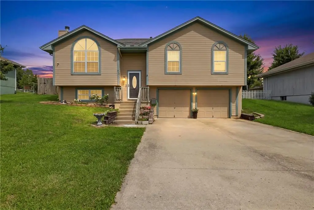 419 E Phillips Street, Odessa, MO 64076 - #1