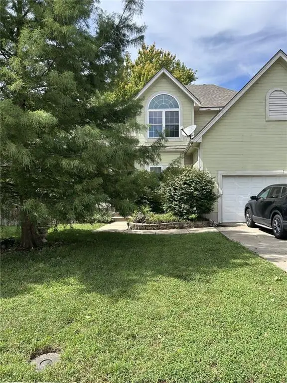 978 E Pineview Street, Olathe, KS 66061 - #1