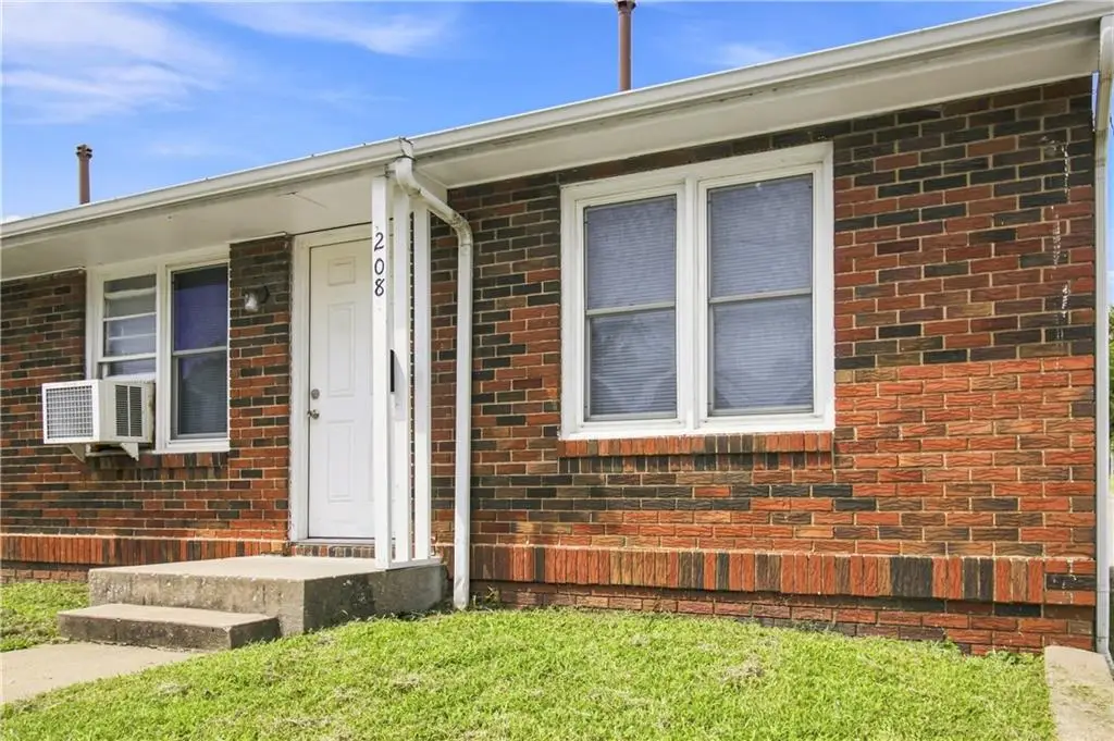 208/210 S Maguire Street, Warrensburg, MO 64093 - #1