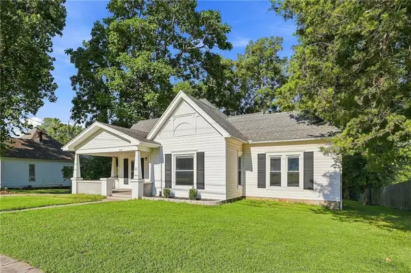 810 N Holden Street, Warrensburg, MO 64093