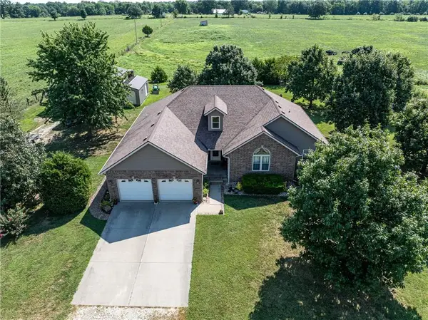 186 NE 901p Road, Clinton, MO 64735