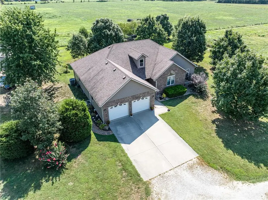 186 NE 901p Road, Clinton, MO 64735 - #3