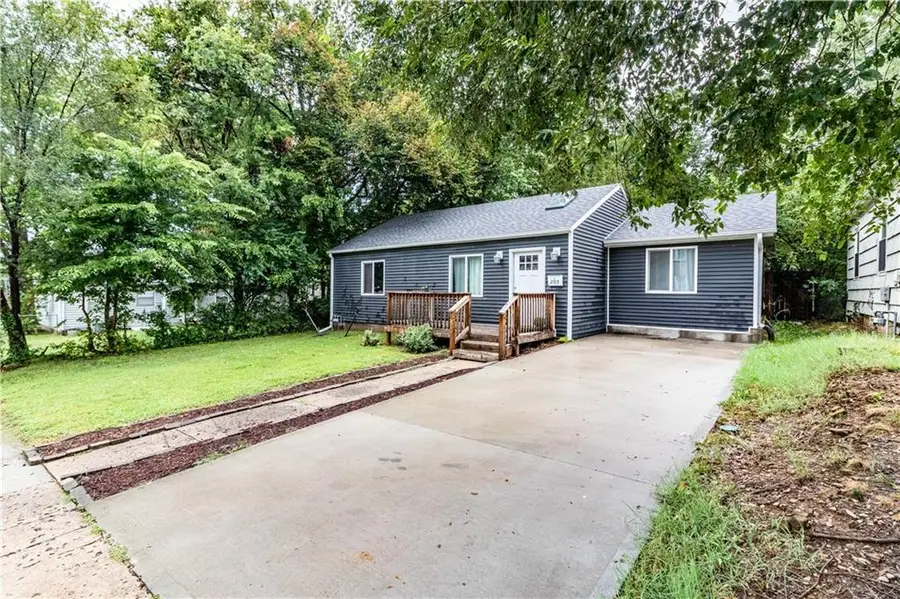 205 E Sparks Street, Warrensburg, MO 64093 - #2