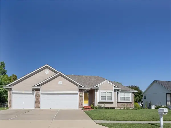 608 Lakeview Drive, Grain Valley, MO 64029