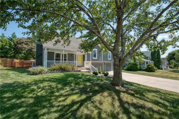 105 SW Tess Drive, Lee's Summit, MO 64081
