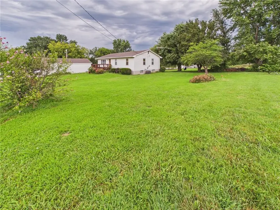 205 NW 21st Road, Warrensburg, MO 64093 - #2