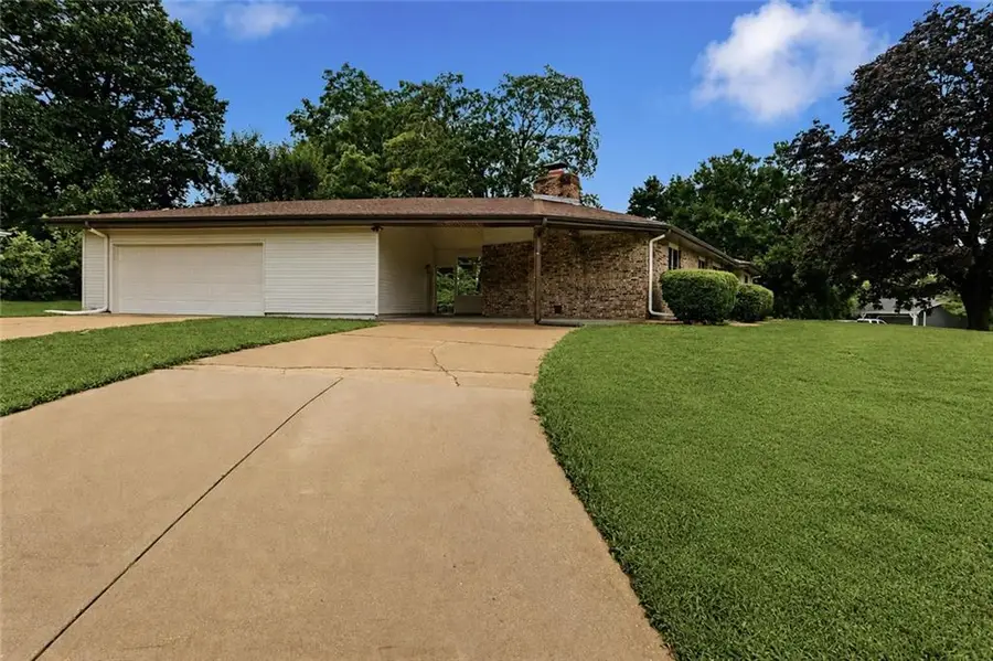 11017 E 75th Street, Raytown, MO 64138 - #2