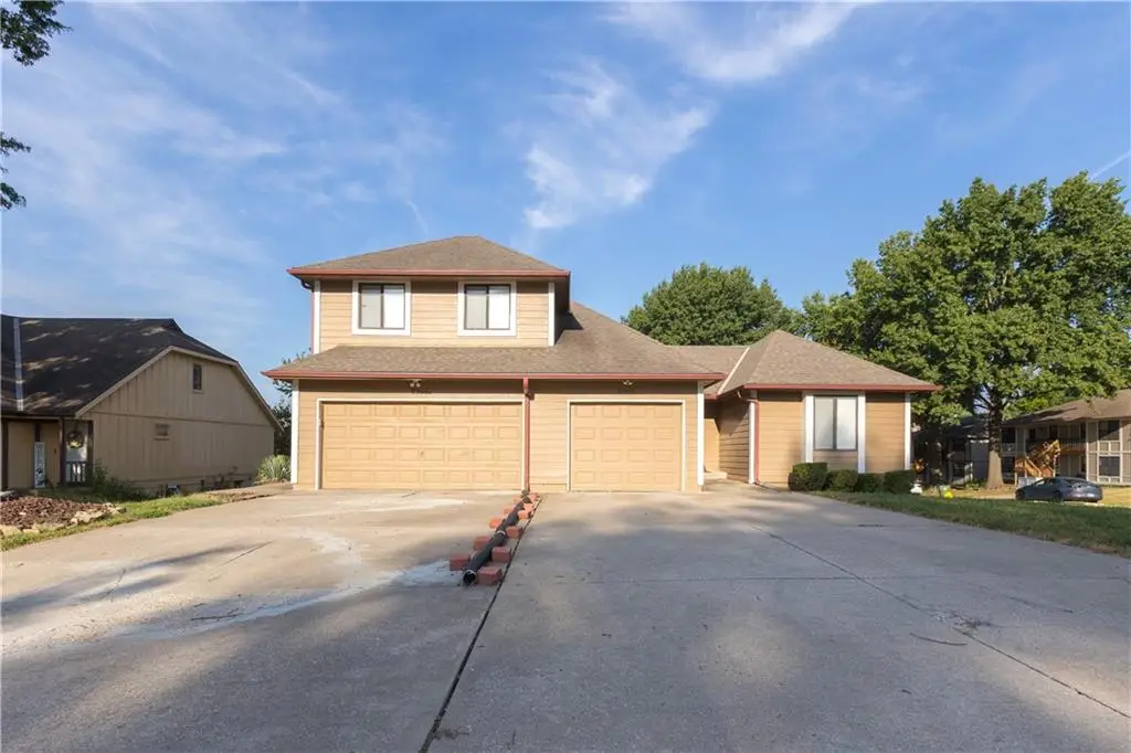 8500 Ditzler Avenue, Raytown, MO 64138 - #1