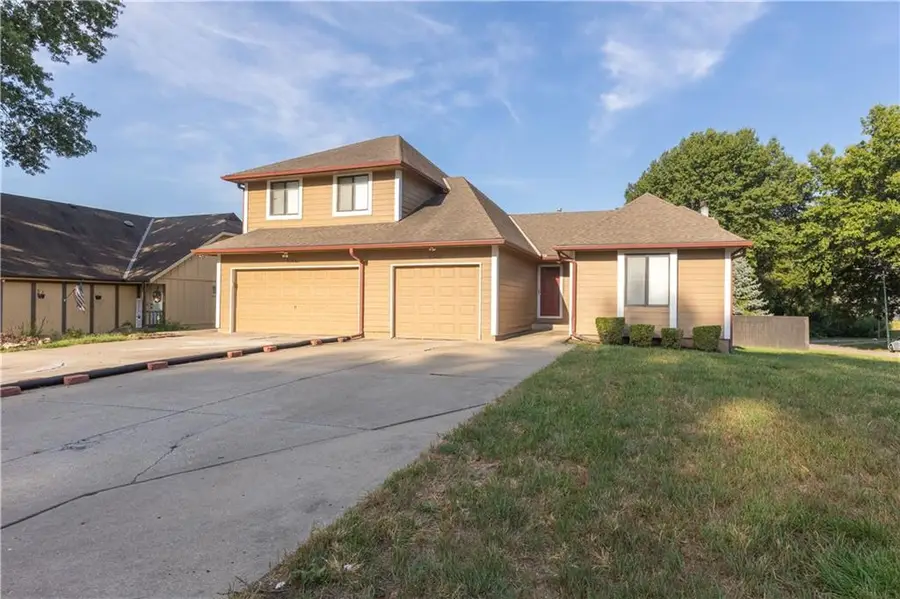 8500 Ditzler Avenue, Raytown, MO 64138 - #2