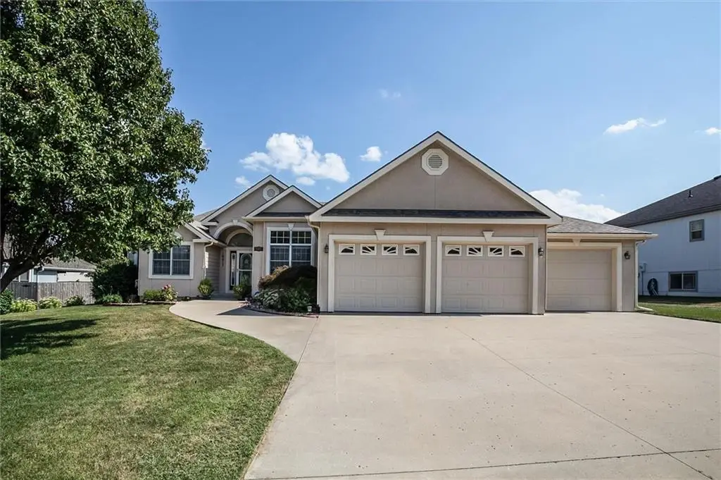 16017 Cedar Street, Basehor, KS 66007 - #1
